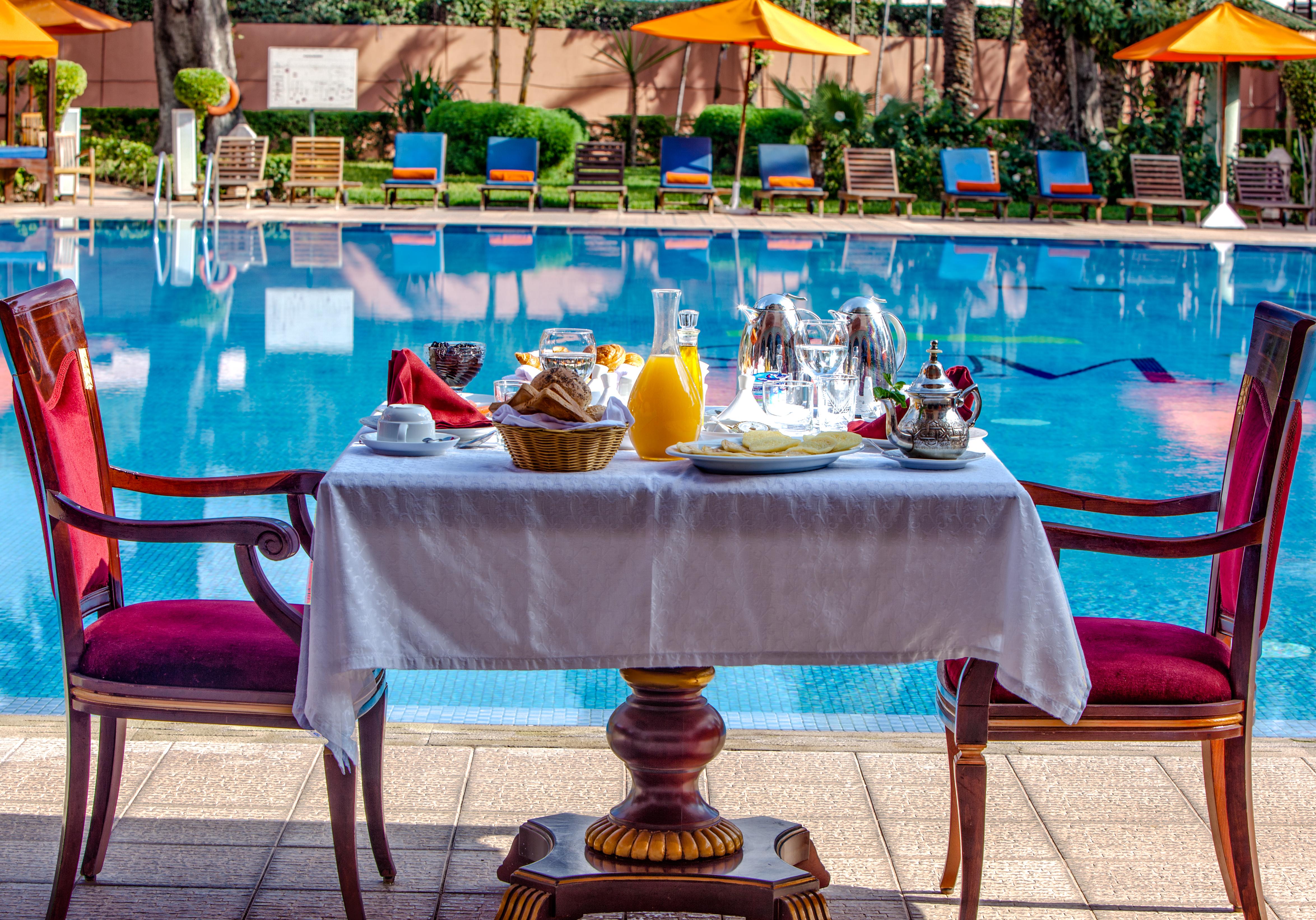 Royal Mirage Deluxe Hotel Marrakesh Exterior photo Breakfast at the pool