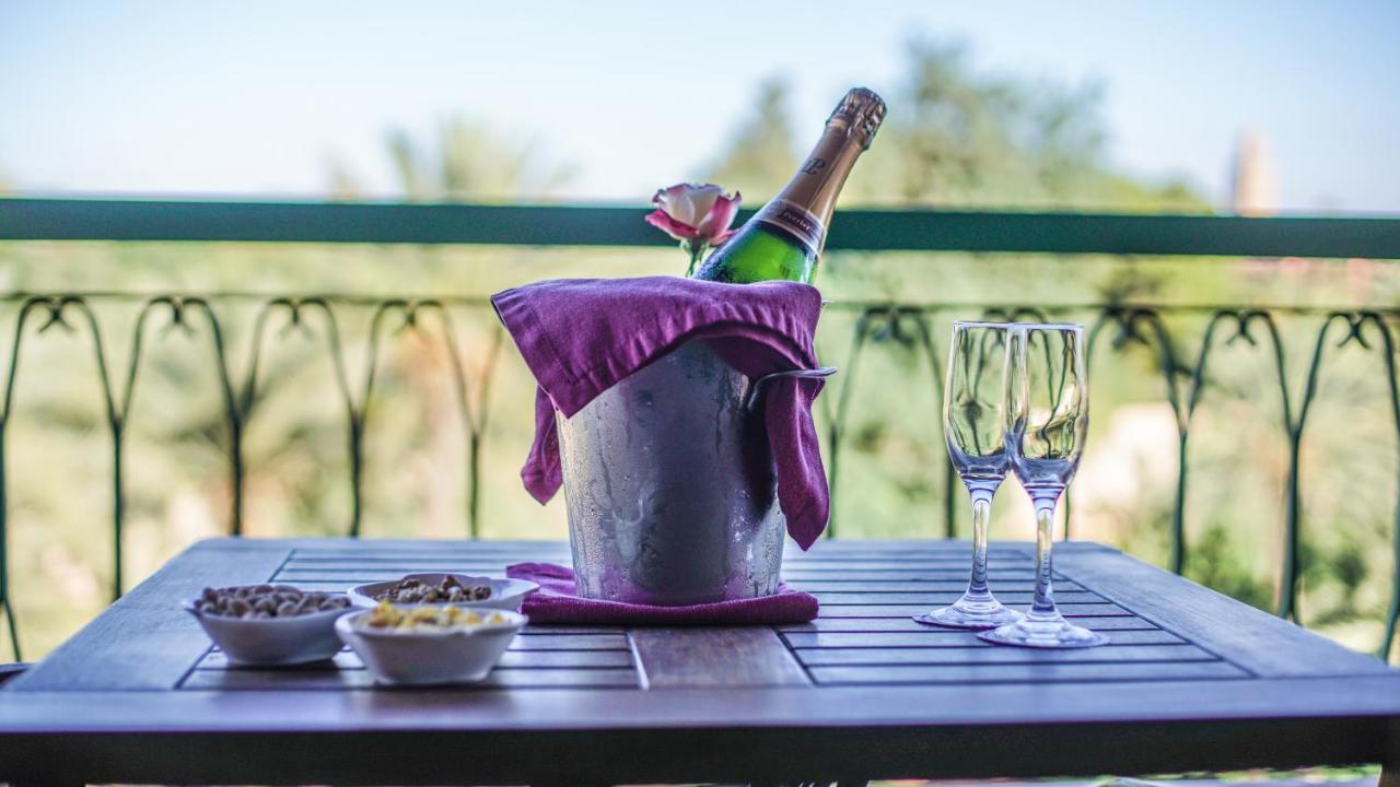 Royal Mirage Deluxe Hotel Marrakesh Exterior photo A bottle of champagne in a champagne bucket